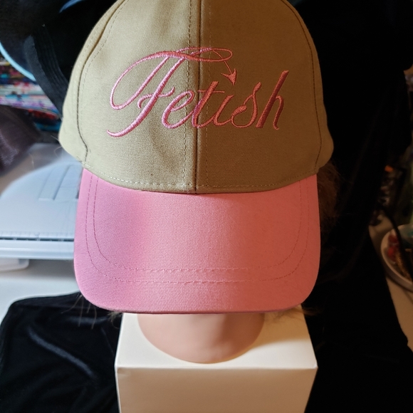 "FETISH'  LADIES HAT - Picture 14 of 16